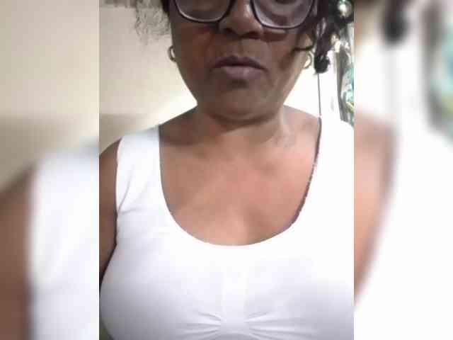 hotmomsexy webcam