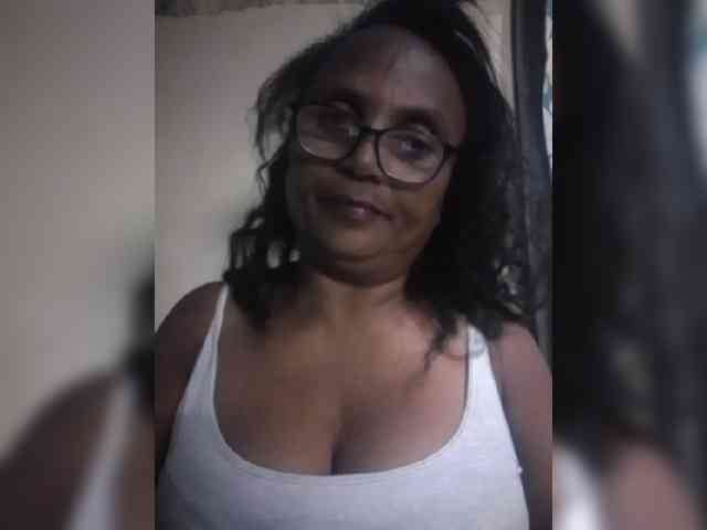 hotmomsexy webcam