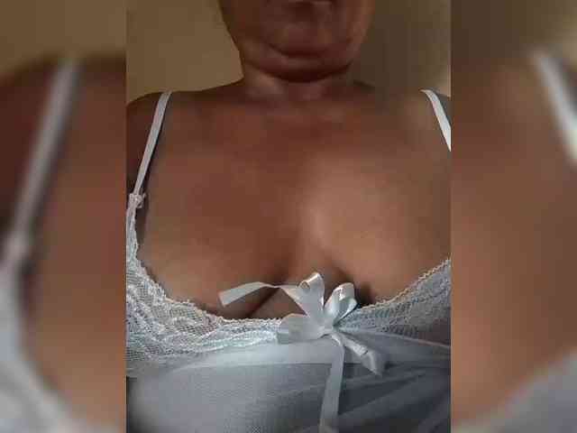 hotmomsexy webcam