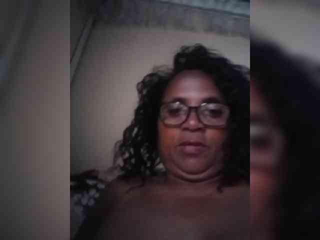 Modèle: hotmomsexy