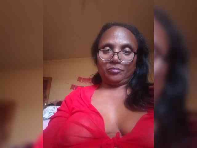 hotmomsexy webcam