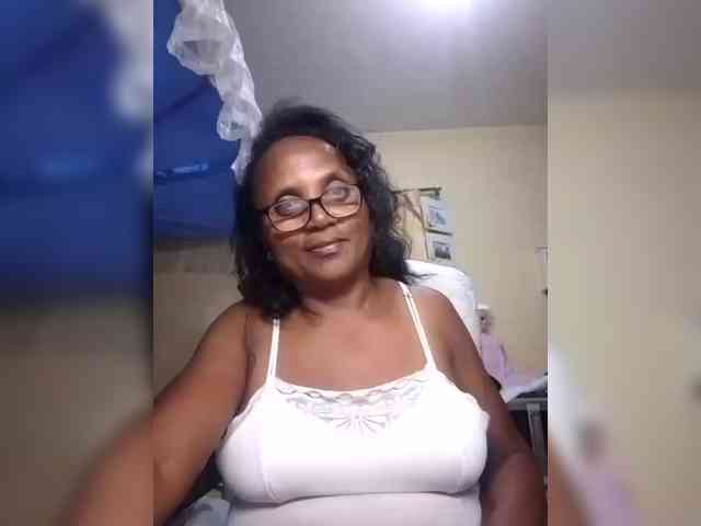 hotmomsexy webcam