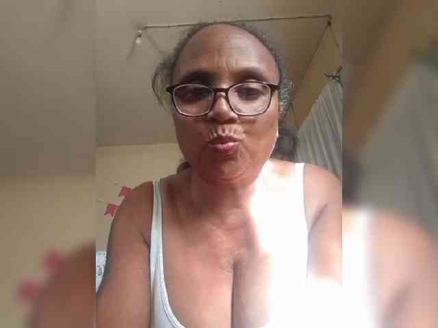 hotmomsexy webcam