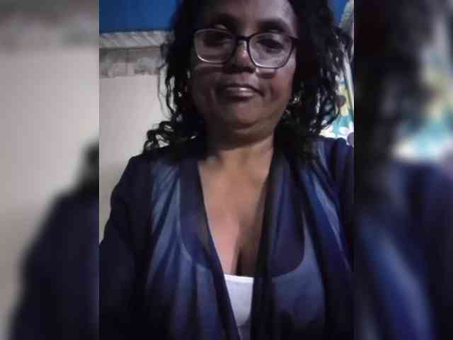 Modèle: hotmomsexy