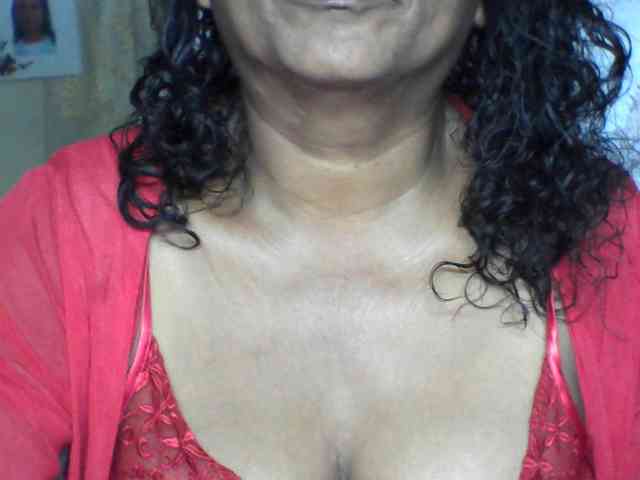 hotmomsexy webcam
