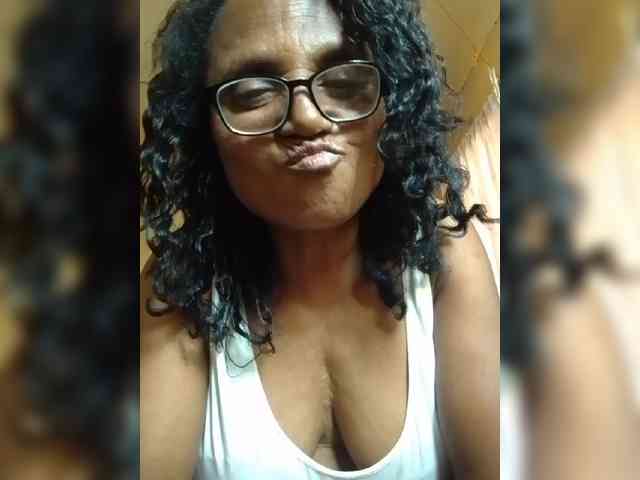 hotmomsexy webcam