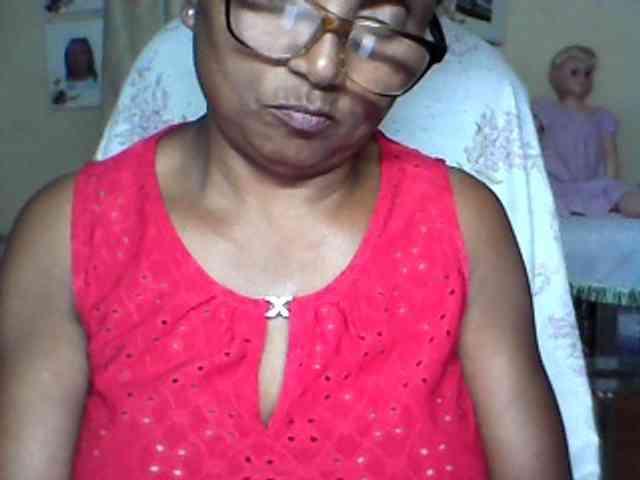 hotmomsexy webcam