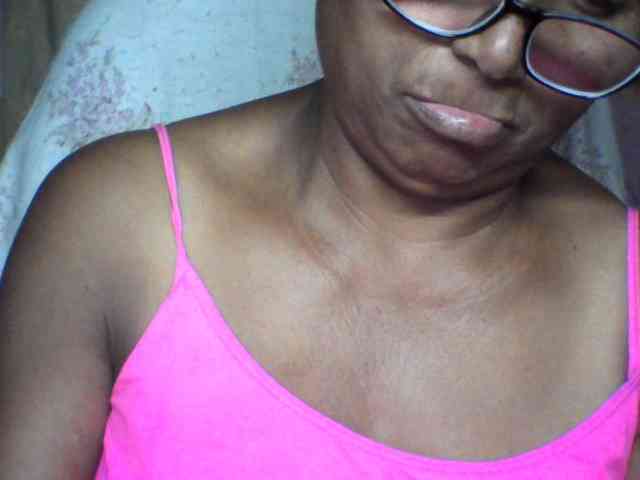 hotmomsexy webcam