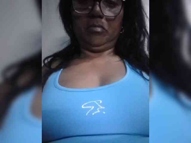 hotmomsexy webcam