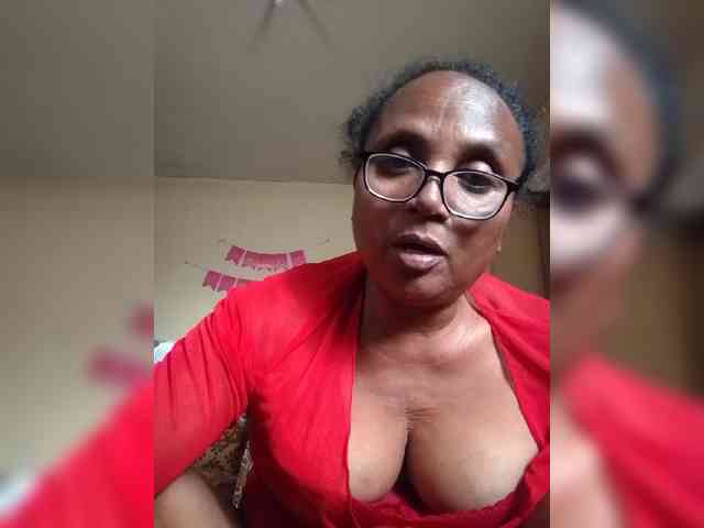 hotmomsexy webcam