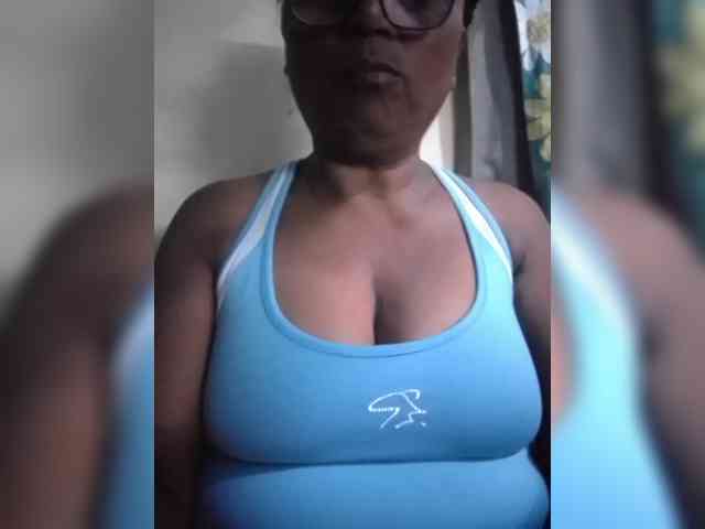 hotmomsexy webcam