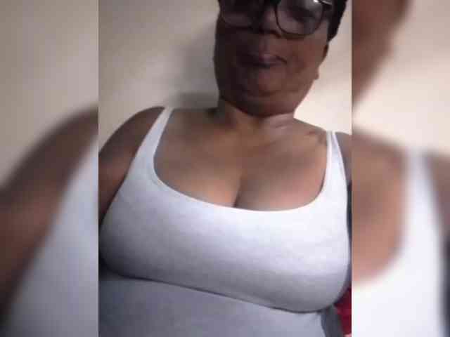 hotmomsexy webcam