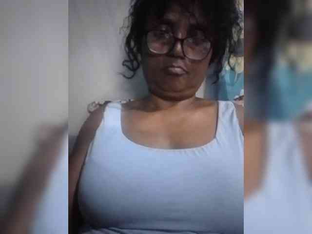 hotmomsexy webcam
