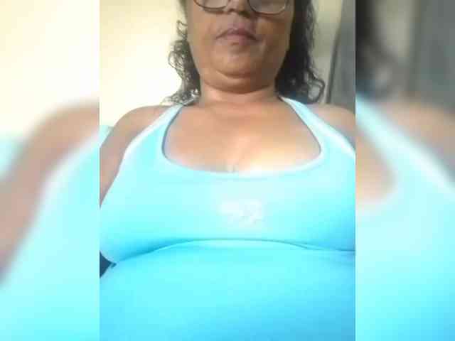 hotmomsexy webcam
