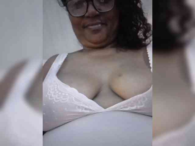 hotmomsexy webcam