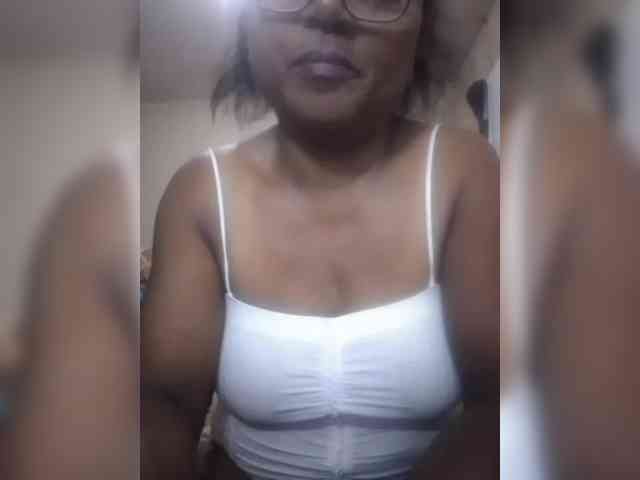 hotmomsexy webcam