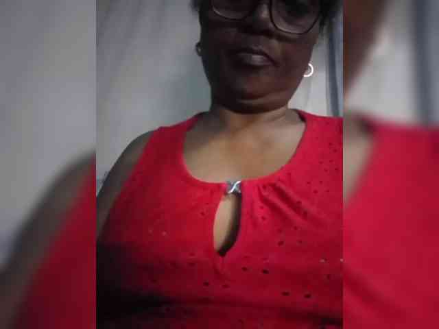 hotmomsexy webcam