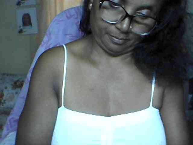 hotmomsexy webcam