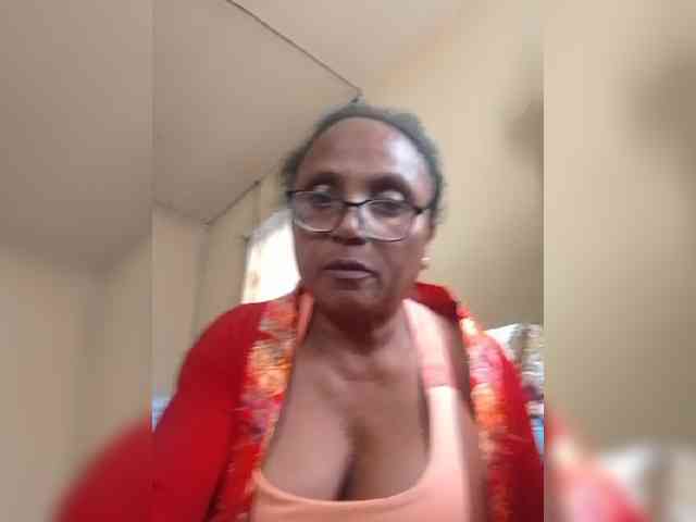 hotmomsexy webcam