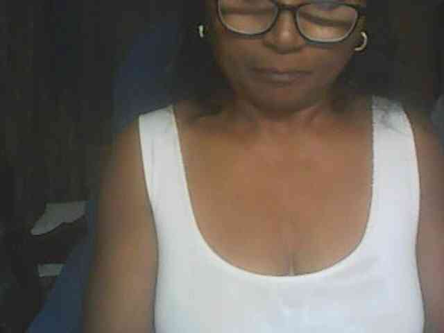 hotmomsexy webcam
