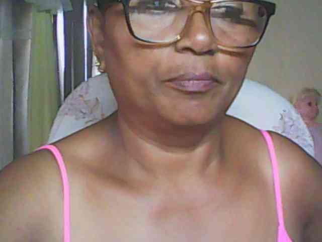 hotmomsexy webcam