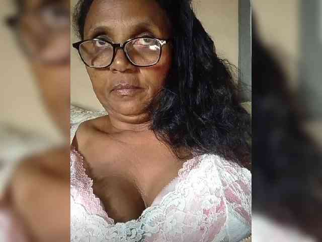 hotmomsexy webcam