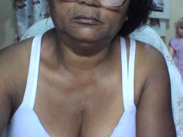 hotmomsexy webcam
