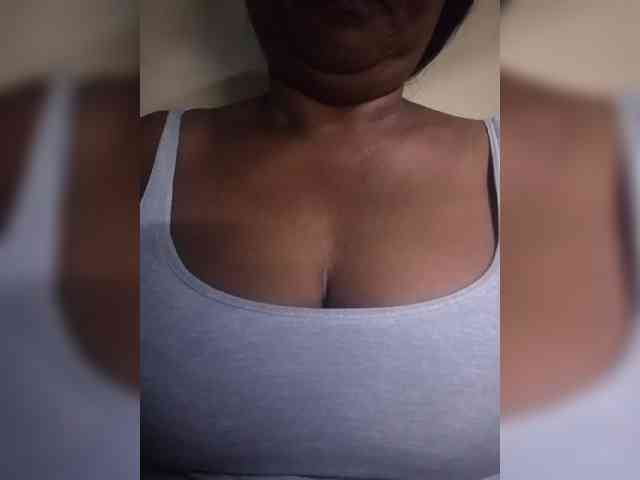 hotmomsexy webcam