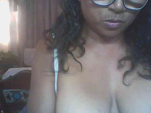 hotmomsexy webcam