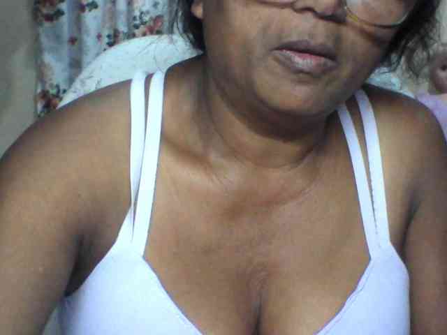 hotmomsexy webcam