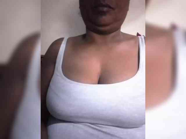 hotmomsexy webcam