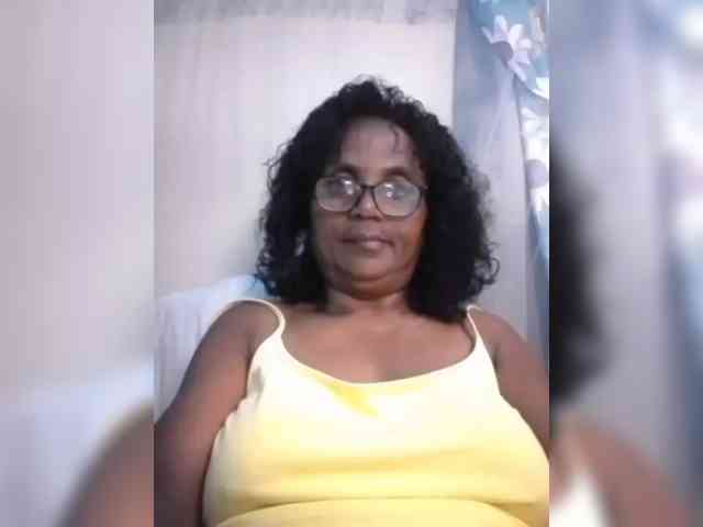 hotmomsexy webcam