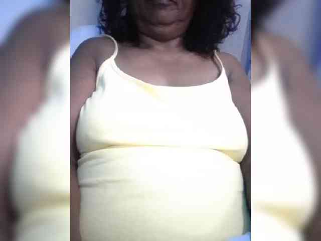 hotmomsexy webcam