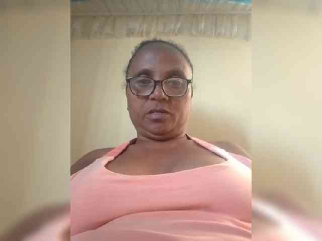 hotmomsexy webcam
