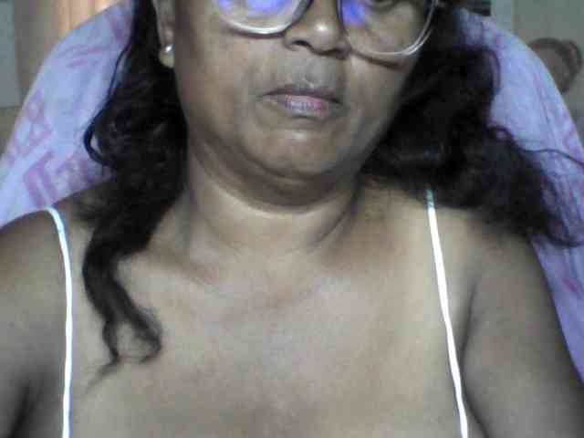 hotmomsexy webcam