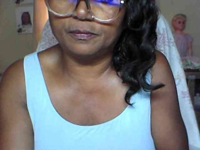 hotmomsexy webcam