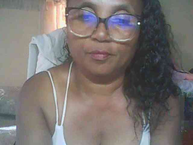 hotmomsexy webcam