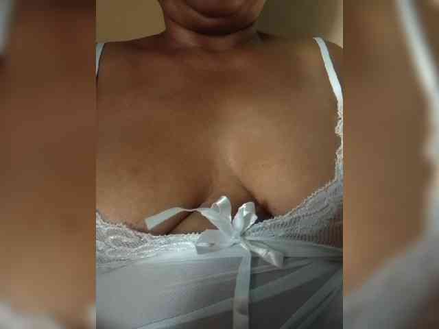 Modèle: hotmomsexy