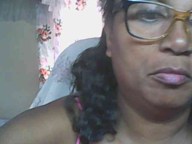 hotmomsexy webcam