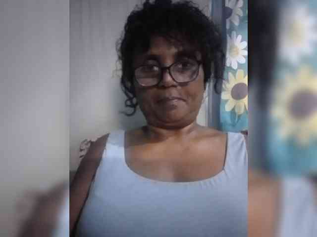 hotmomsexy webcam