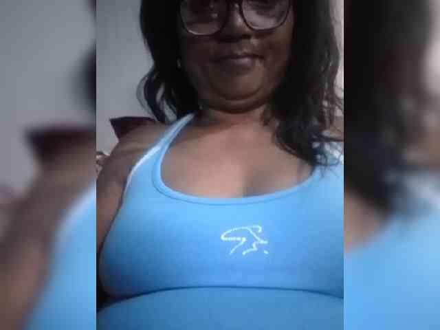 hotmomsexy webcam