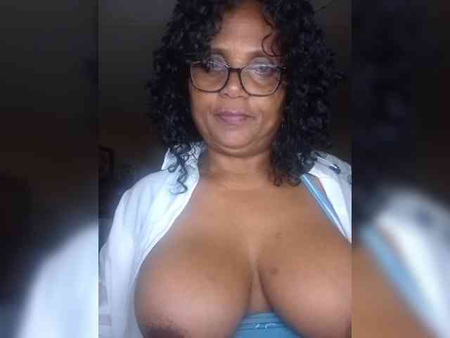 hotmomsexy webcam