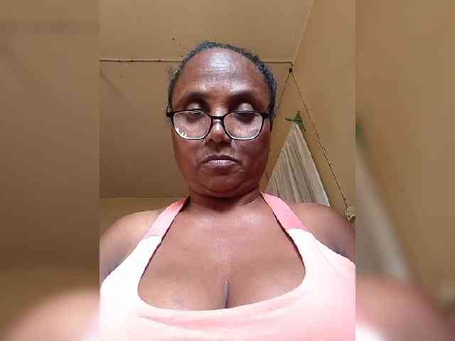 hotmomsexy webcam