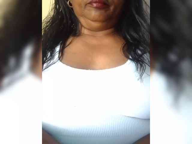 hotmomsexy webcam