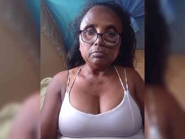 hotmomsexy webcam