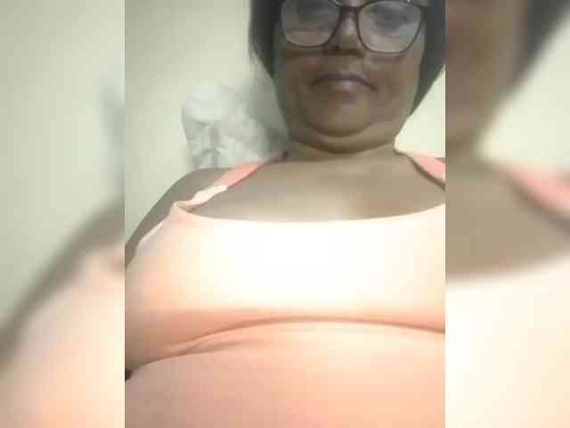 Modèle: hotmomsexy