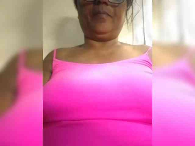 Modèle: hotmomsexy