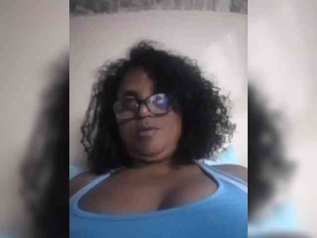 hotmomsexy webcam