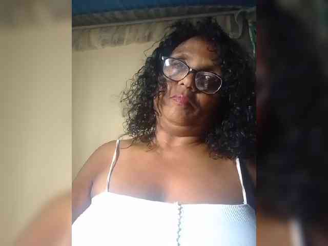 hotmomsexy webcam