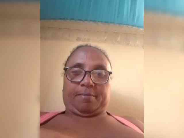 Modèle: hotmomsexy